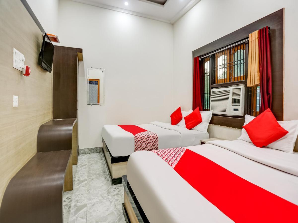 Oyo 75850 Vishwanath Guest House Váránasí Exteriér fotografie